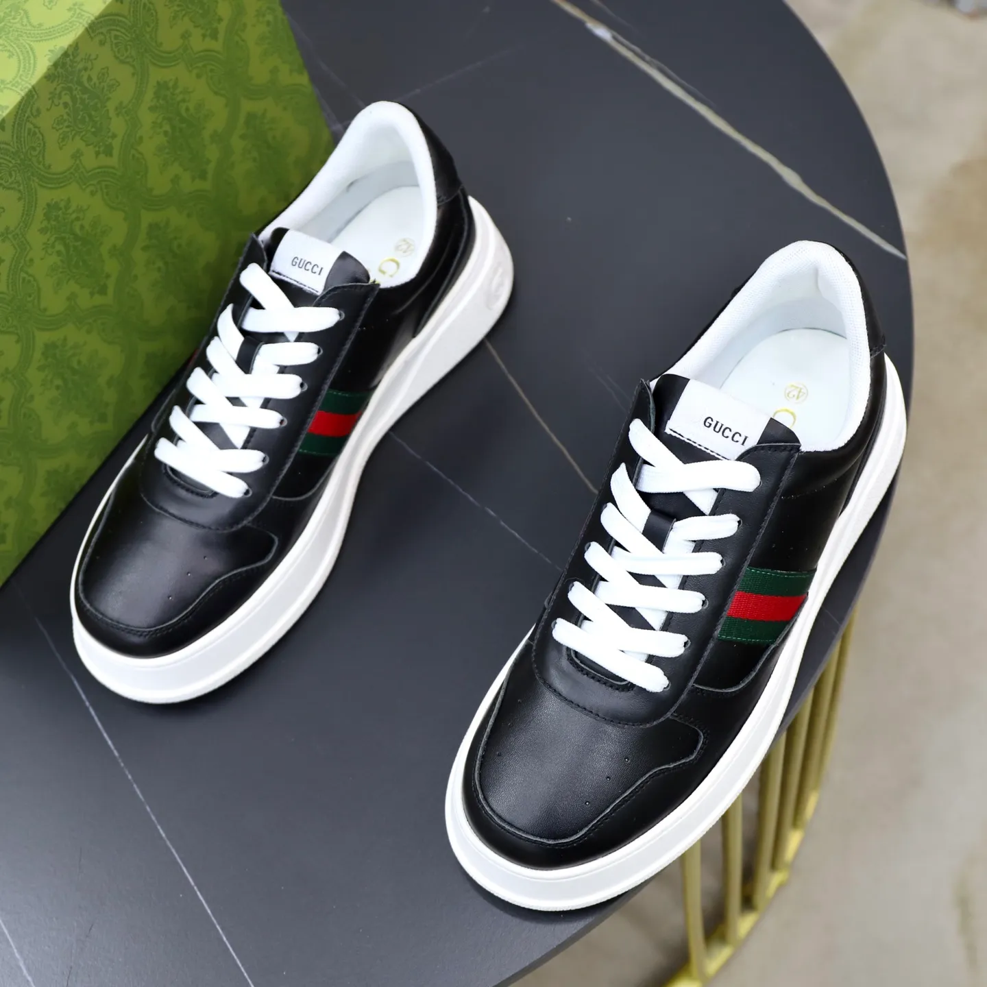 Ex-factory price: 400💰🙅‍♂️🙅‍♂️🙅‍♂️ Brand: GUCCI Standard code: 38-44 (45 customized) Grade: Same as the official website Material: Original leather stitching brand cloth Comfortable and breathable sheepskin lining Lightweight and wear-resistant outsole Style category: Men's fashionable casual shoes Sports shoes Distinguished luxury brand elements Top luxury Color: actual picture color